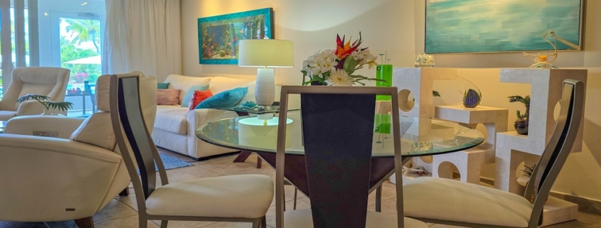 grace-bay-beach-condo-ocean-club-west-suite-513-dining area