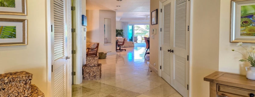 pinnacle-suite-303-3-bed-grace-bay-beachfront-condo hallway view