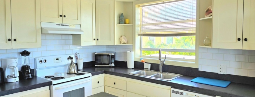 waterfront-turks-caicos-homes-for-sale-palm-point-upper level apartment kitchen