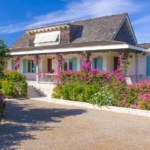 providenciales-oceanfront-home-chalk-sound front entrance