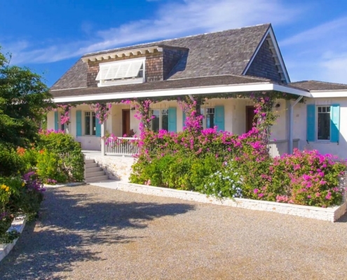 providenciales-oceanfront-home-chalk-sound front entrance