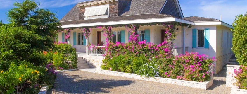 providenciales-oceanfront-home-chalk-sound front entrance