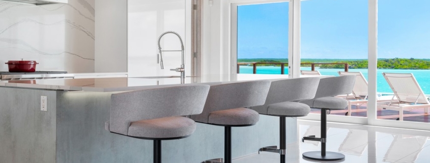 turks-caicos-waterfront-villa-alainn-chalk-sound-kitchen bar