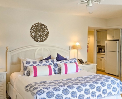 ocean-club-turks-caicos-studio-condo-suite 8204 king size bed