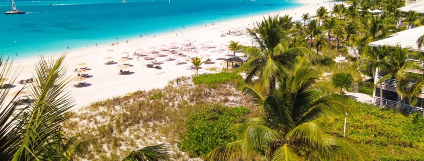 beachfront-residence-pinnacle-grace-bay-suite-307-view of beach looking east