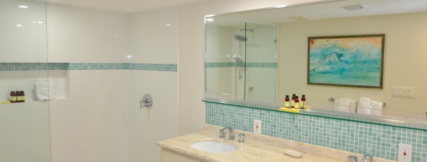 ocean-club-resort-grace-bay-beach-2-bedroom-condo suite 8203 primary en sute bathroom