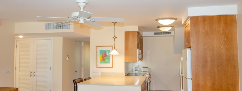 penthouse-suite-535-ocean-club-west-view from dining area to kitchen