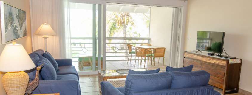 penthouse-suite-535-ocean-club-west-living area to balcony