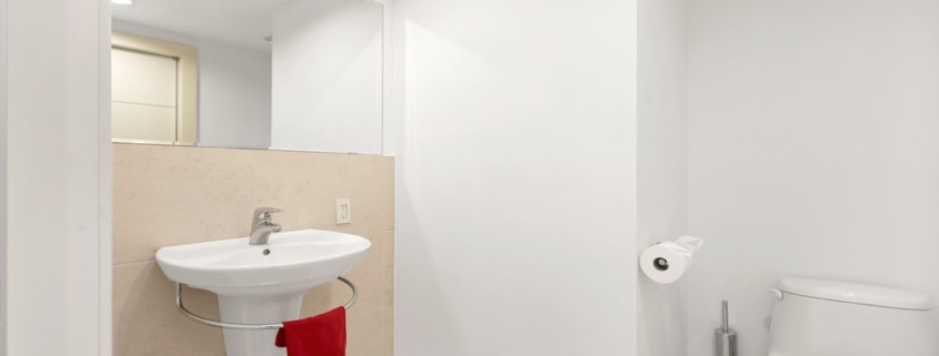 Le-Vele-suite-301-grace-bay-beachfront-condominium-powder bathroom