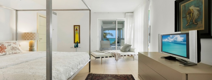 Le-Vele-suite-301-grace-bay-beachfront-condominium-primary suite view