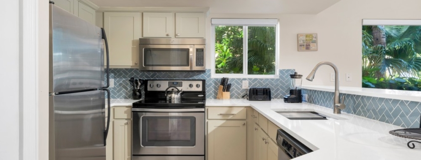 sands-a-grace-bay-one-bedroom-condo-suite-5101-kitchen