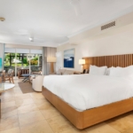 sands-at-grace-bay-providenciales-studio-condo-suite 5102 bed