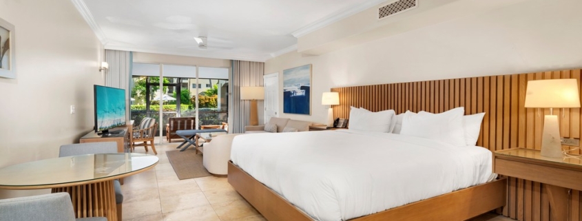 sands-at-grace-bay-providenciales-studio-condo-suite 5102 bed