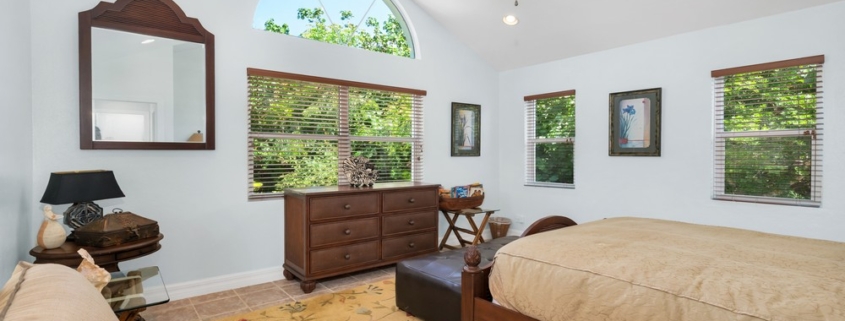 le-mer-turtle-tail-oceanfront-villa-third bedroom