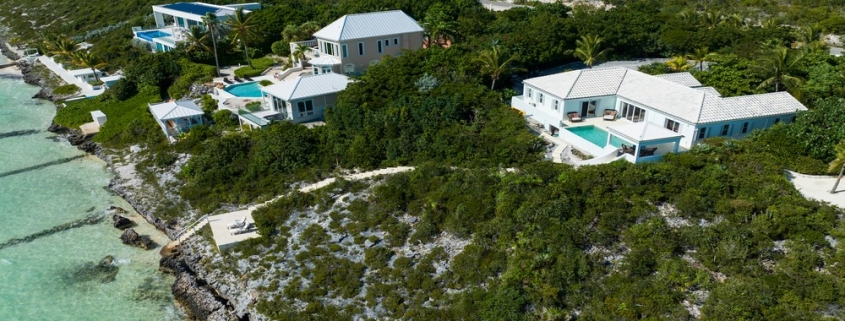 le-mer-turtle-tail-oceanfront-villa-drone view from side
