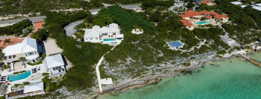le-mer-turtle-tail-oceanfront-villa-drone view from overhead