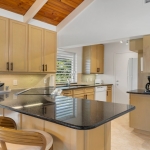 ocean-club-1-bedroom-condo-suite-5304-kitchen