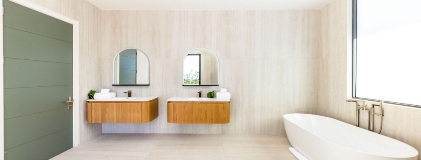 casa-verde-luxury-turks-caicos-canal-estate-bathroom sinks and tub