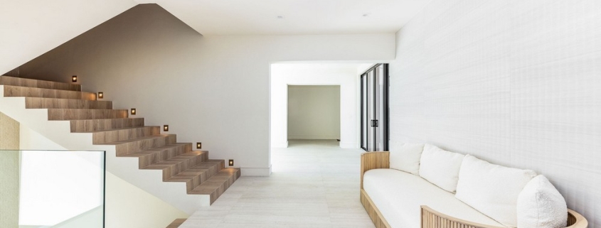 casa-verde-luxury-turks-caicos-canal-estate-lower level seating