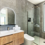 casa-verde-luxury-turks-caicos-canal-estate-lower level en suite bathroom