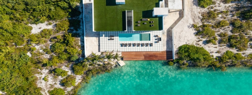 casa-verde-luxury-turks-caicos-canal-estate-onerhead drone view