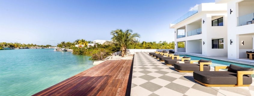 casa-verde-luxury-turks-caicos-canal-estate-view of dock