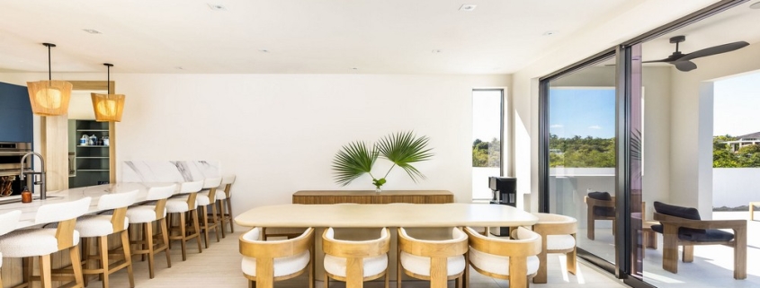 casa-verde-luxury-turks-caicos-canal-estate-main villa dining area
