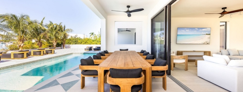 casa-verde-luxury-turks-caicos-canal-estate-outdoor dining area