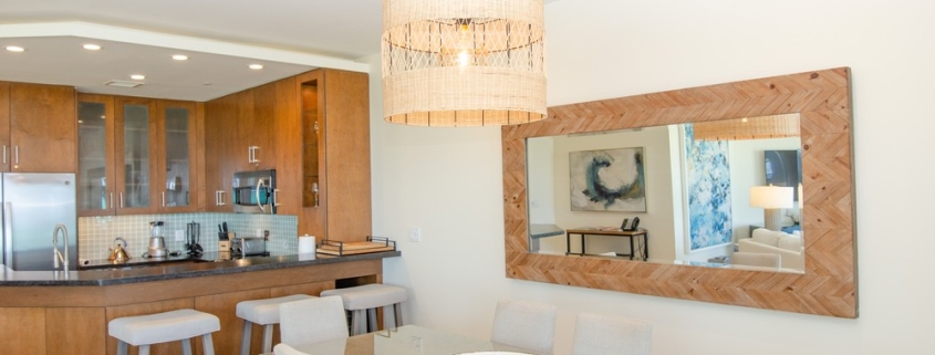 grace-bay-beachfront-1 bedroom-condo-suite 304-dining