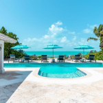 providenciales-oceanfront-villa-la-percha-chalk-sound-outdoorpool patio view